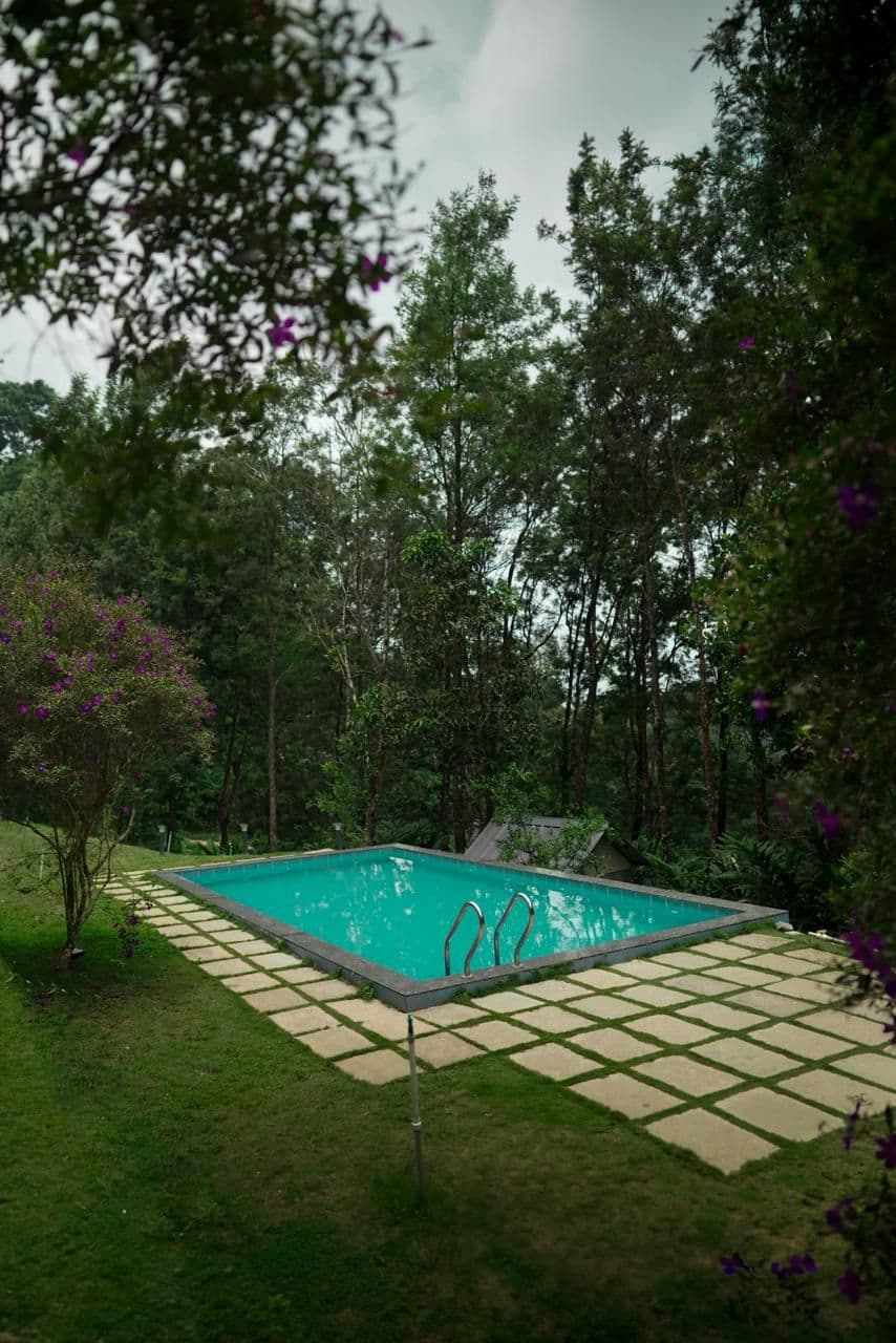 6 Bedroom Forest Private Pool Villa in Kallar, Munnar
