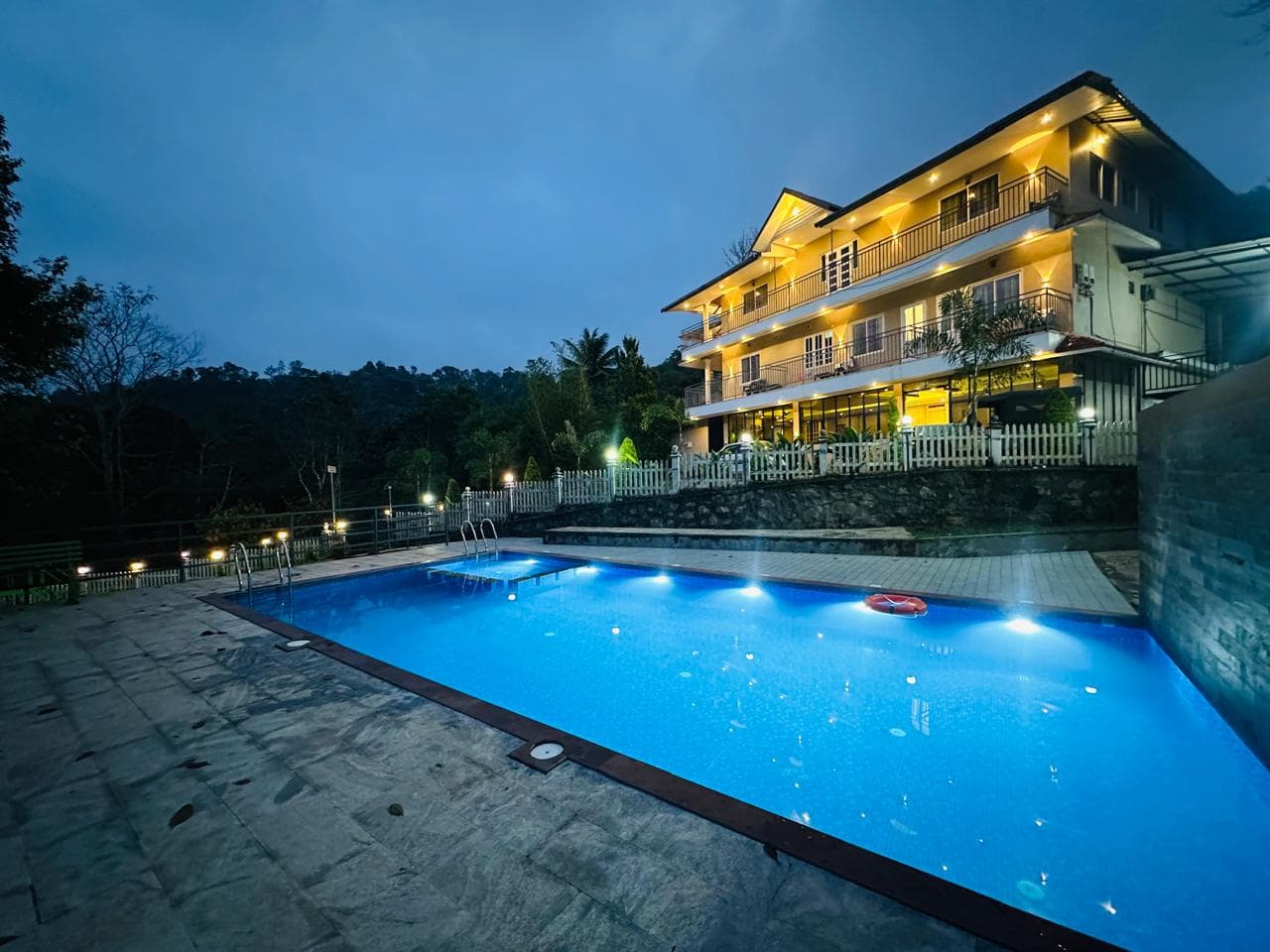 20-Bed Dormitory Stay in Munnar | Budget Group Accommodation